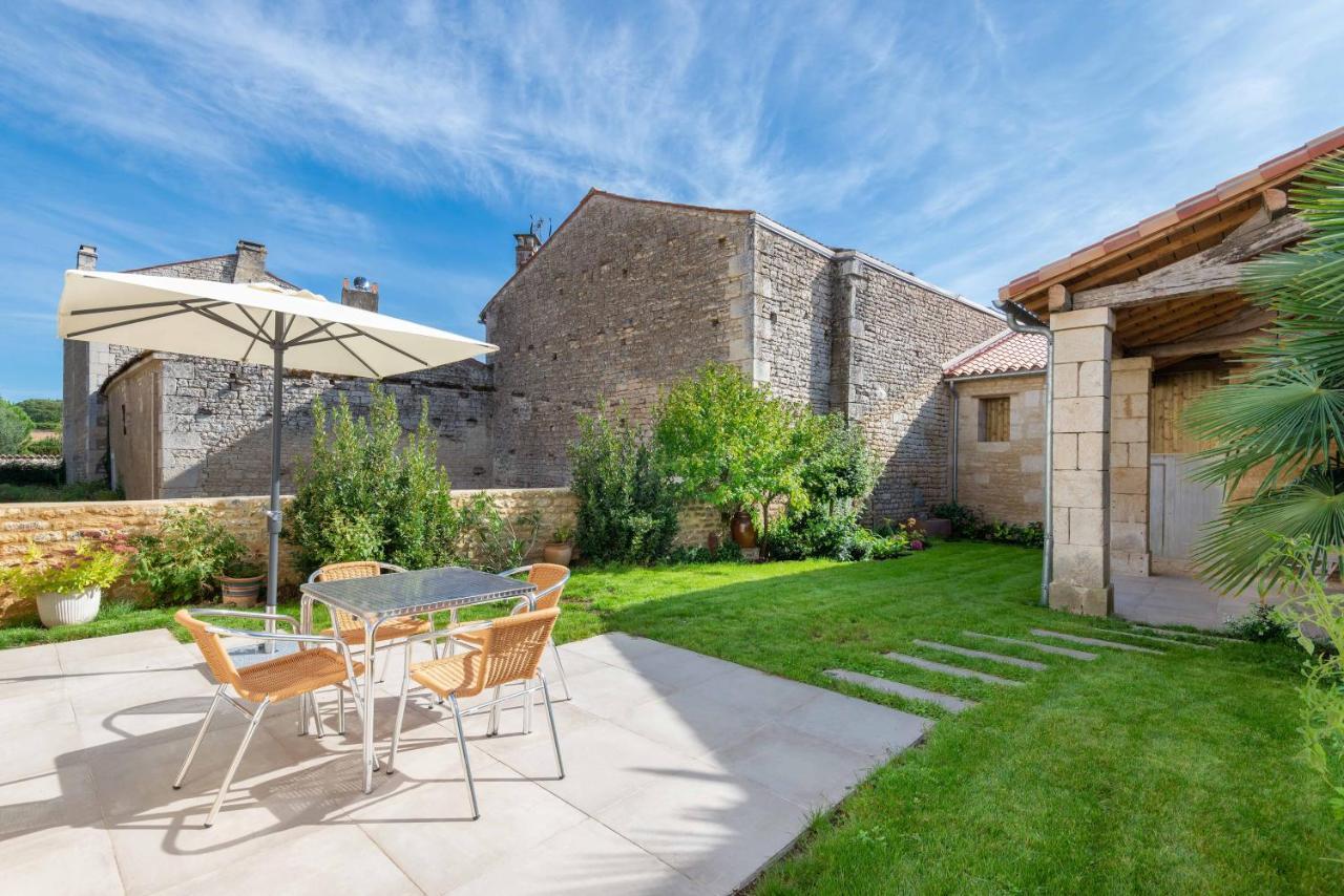 Reves D'Autise Bed & Breakfast Nieul-sur-l'Autise Bagian luar foto