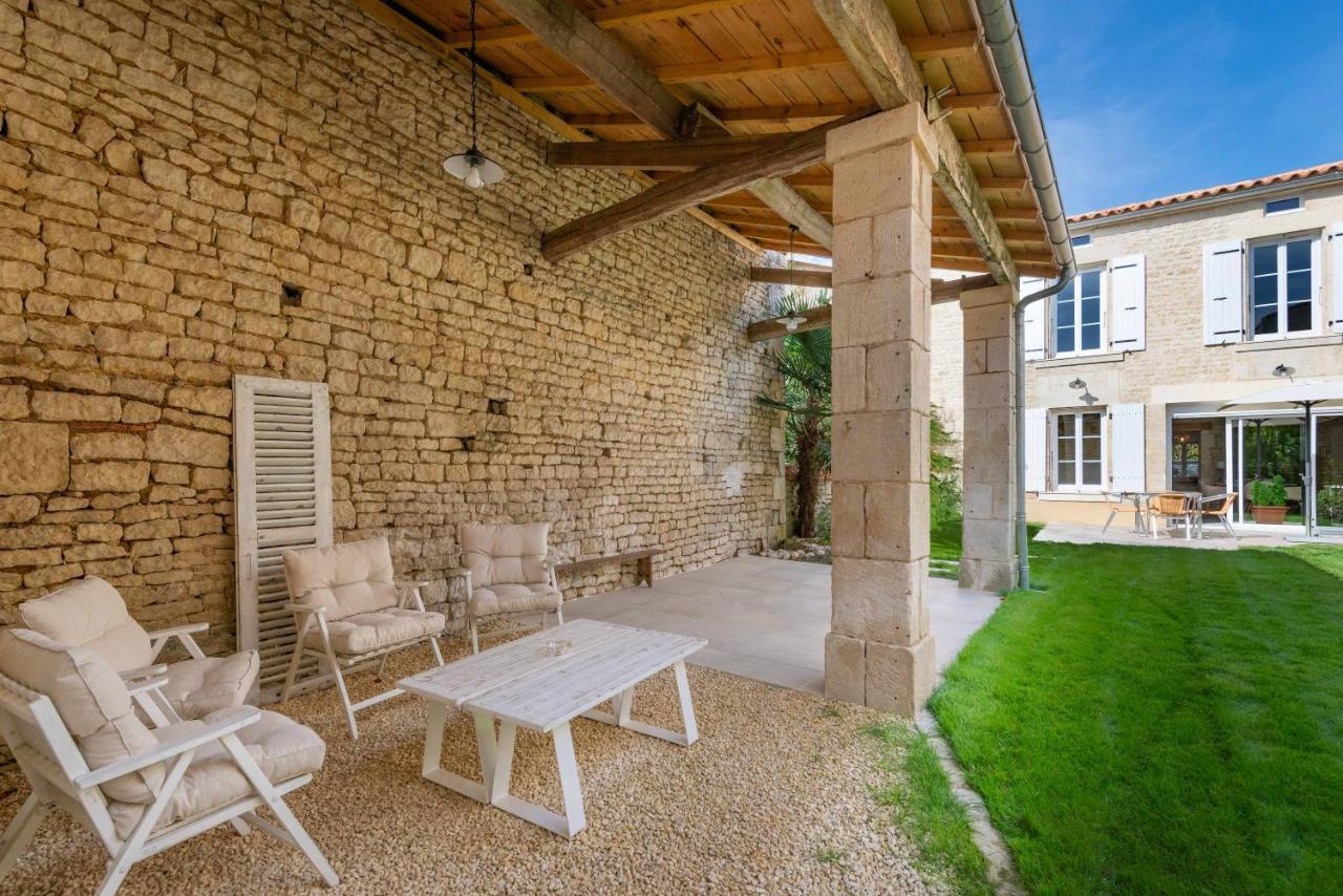 Reves D'Autise Bed & Breakfast Nieul-sur-l'Autise Bagian luar foto